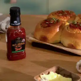 Acı Soslu Sarımsaklı Ekmek Tarifi